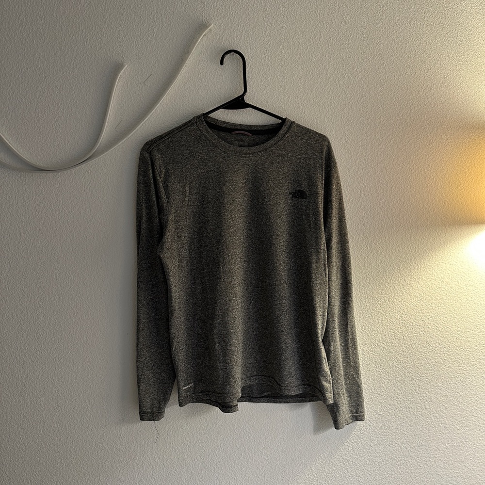 The North Face Long Sleeve - Gray